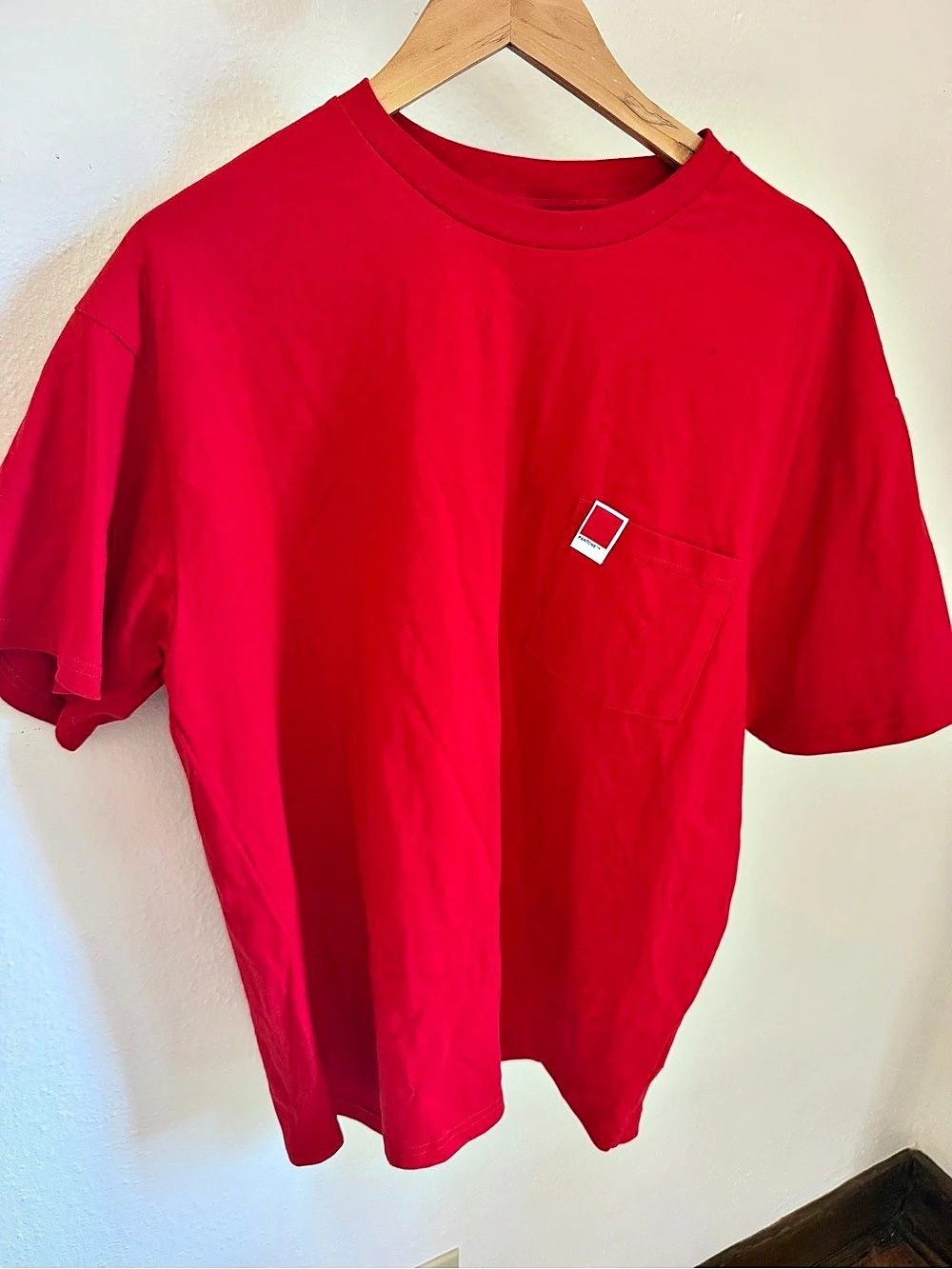 Forever 21 x Pantone Graphic Pocket Tee Red Short Sleeve T-Shirt medium